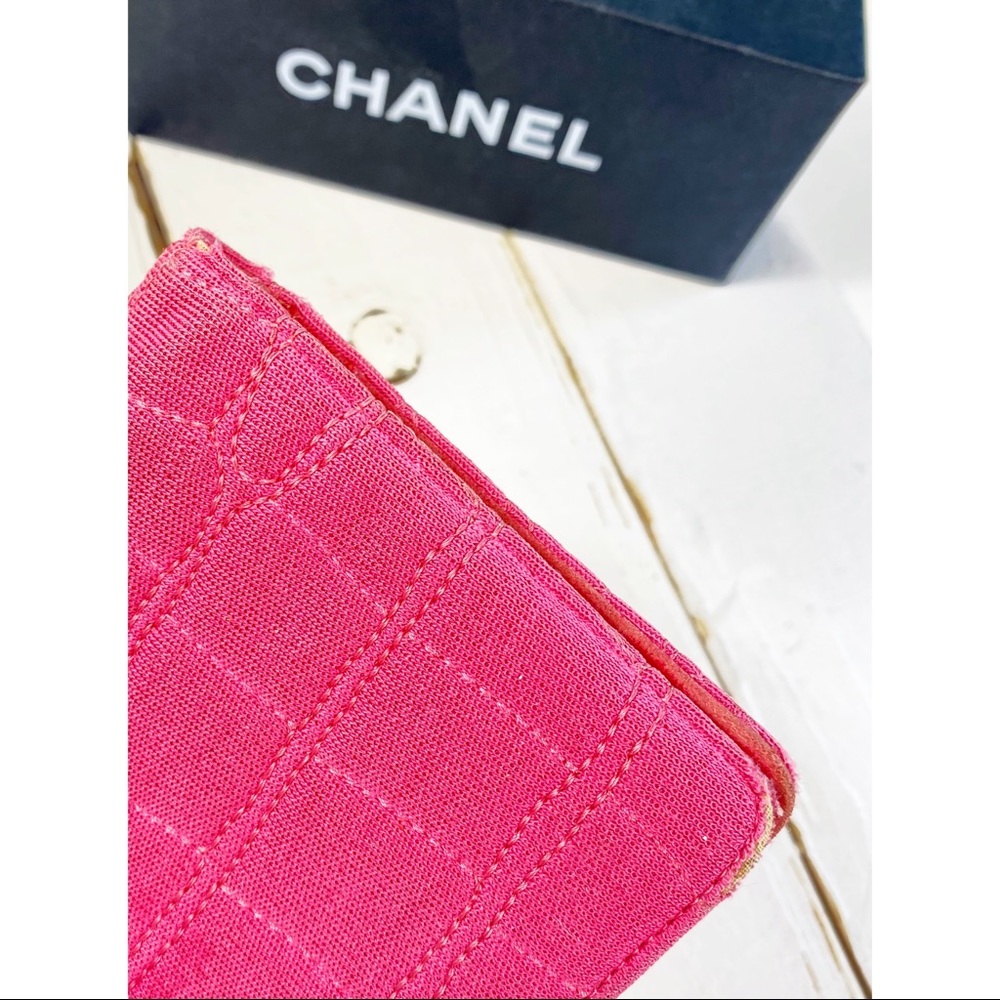 Chanel Pink Croc Stitched Canvas Reissue Wallet - Picture 10 of 11